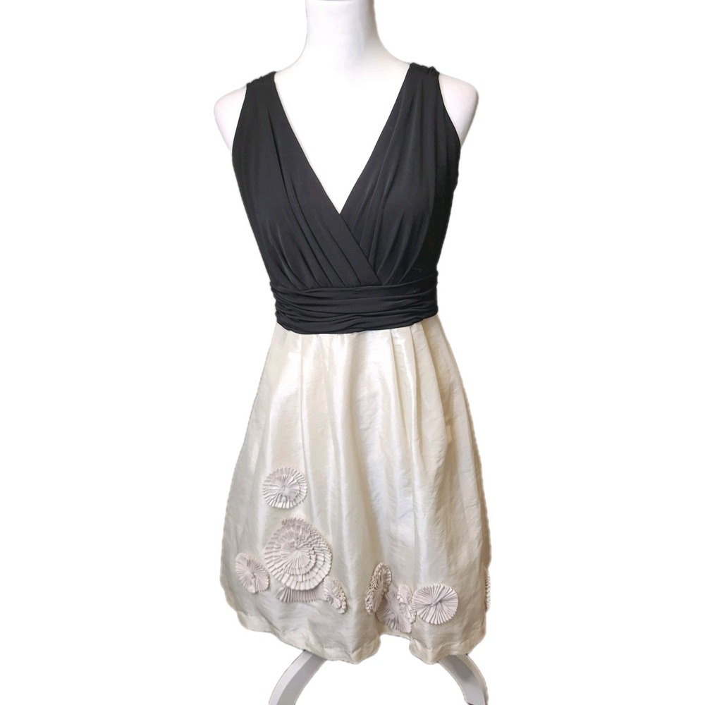 Max and Cleo Cocktail Dress Womens 8 Black Knit & Ivory Applique Flower Party